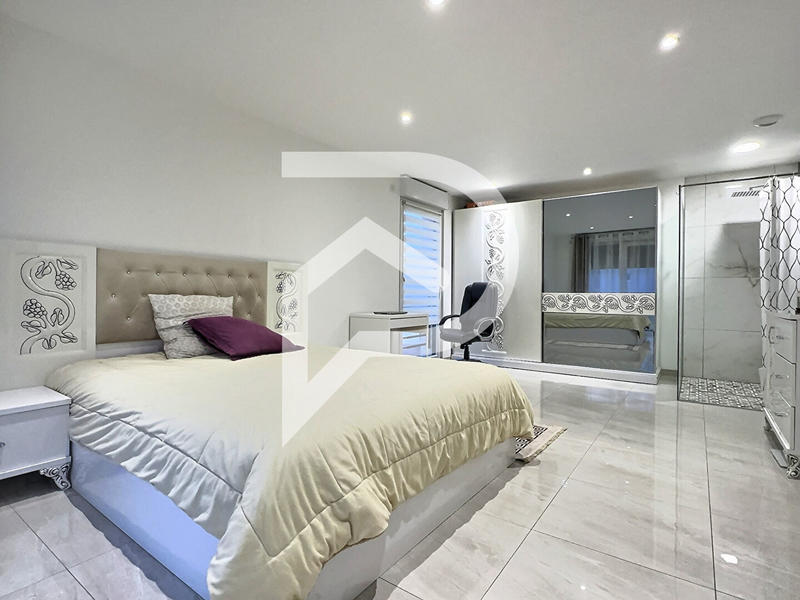 Maison - 174 m² - 6 pièces