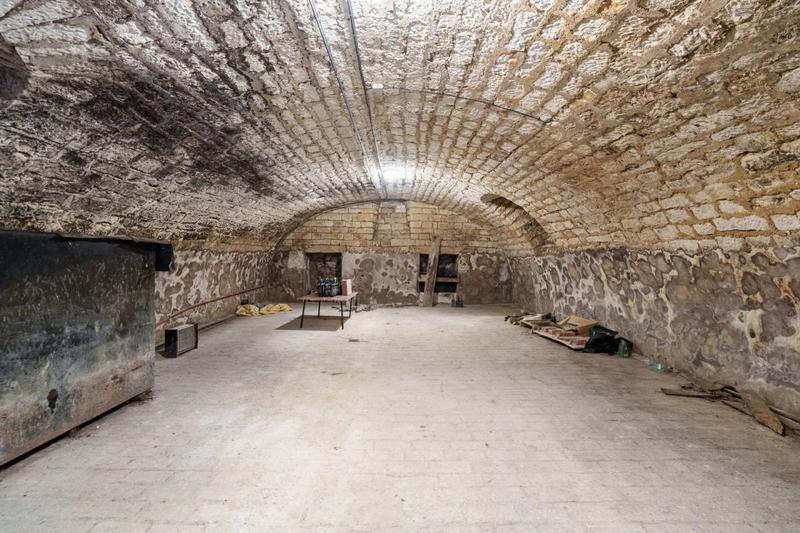 Maison - 240 m² - 10 pièces