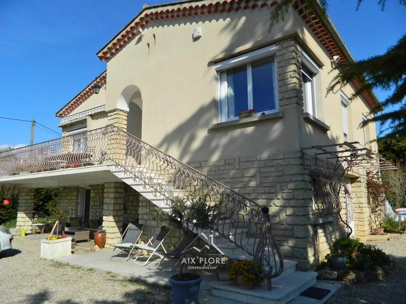 Maison - 180 m² - 4 pièces
