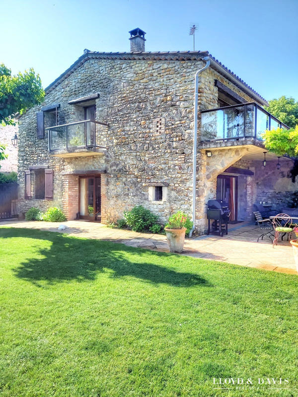 Mas - 204 m² - 9 pièces