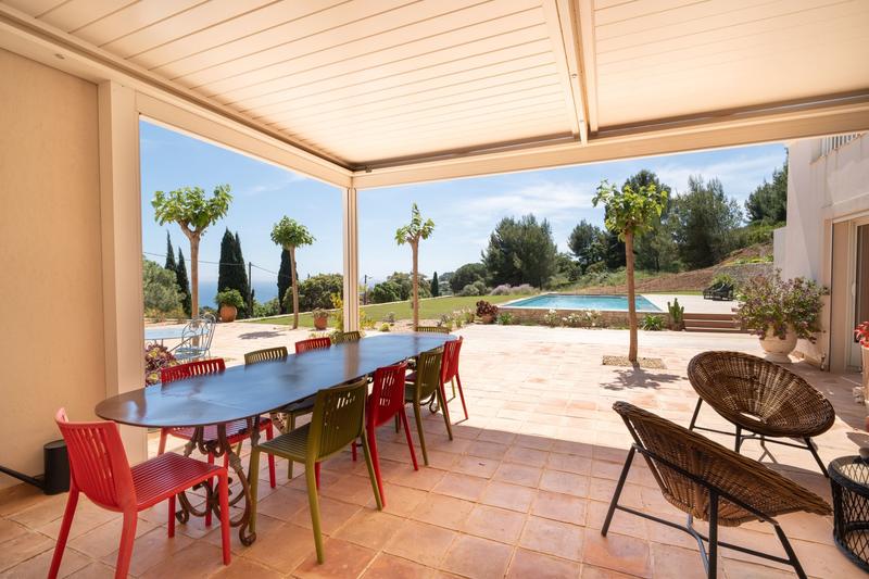 Maison - 268 m² - 7 pièces