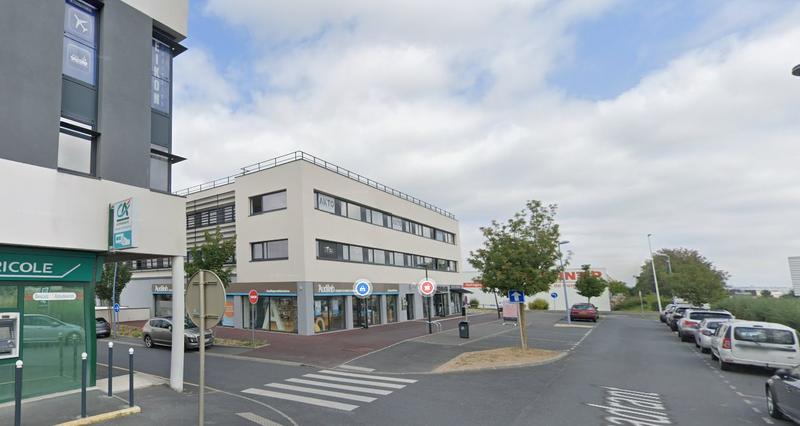 Local commercial - 90 m² - 4 pièces