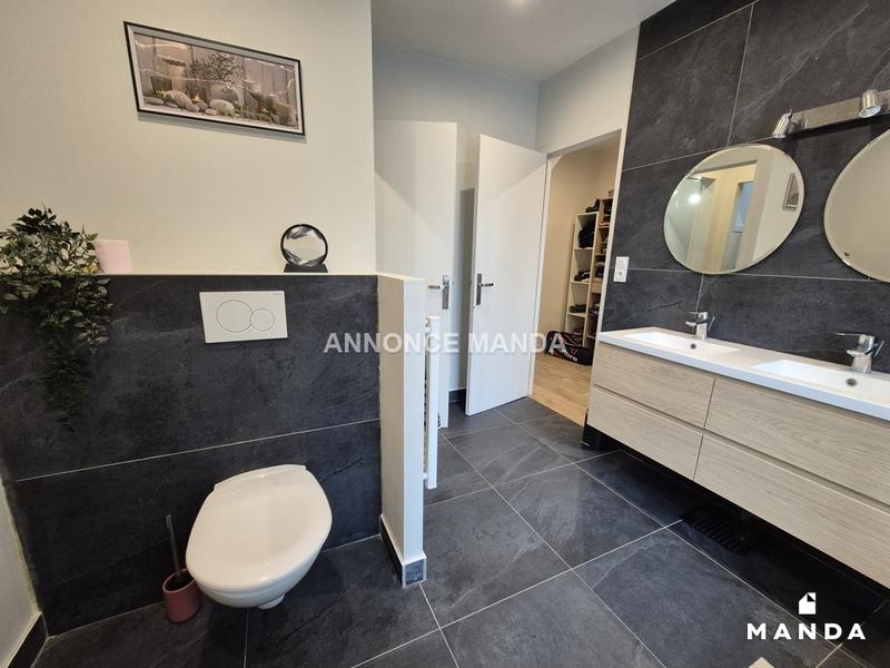 Appartement - 152 m² - 6 pièces