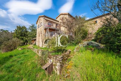 Maison - 204 m² - 8 pièces