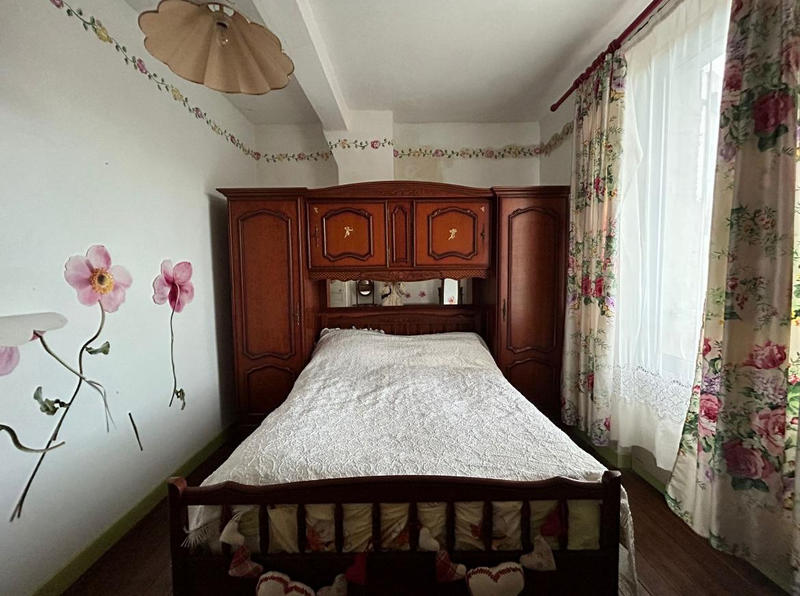 Maison - 280 m² - 8 pièces