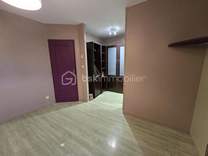 Maison traditionnelle - 183 m² - 5 pièces