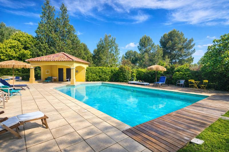 Maison traditionnelle - 299 m² - 8 pièces