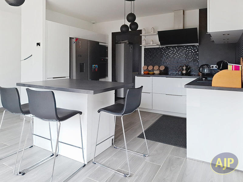 Maison - 134 m² - 6 pièces