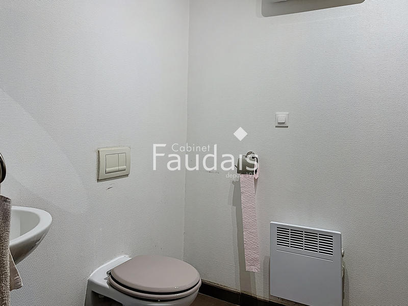 Maison - 243 m² - 8 pièces