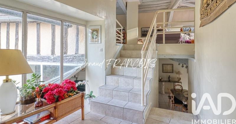 Maison - 376 m² - 9 pièces