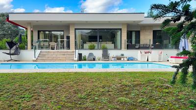 Maison - 353 m² - 7 pièces