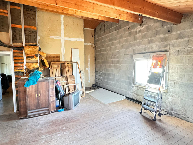 Maison - 222 m² - 7 pièces