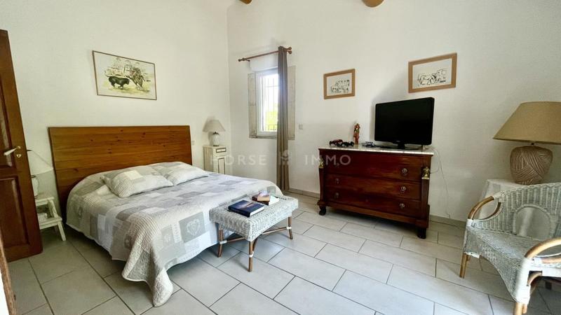 Propriété - 230 m² - 7 pièces