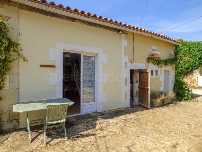 Maison - 300 m² - 16 pièces