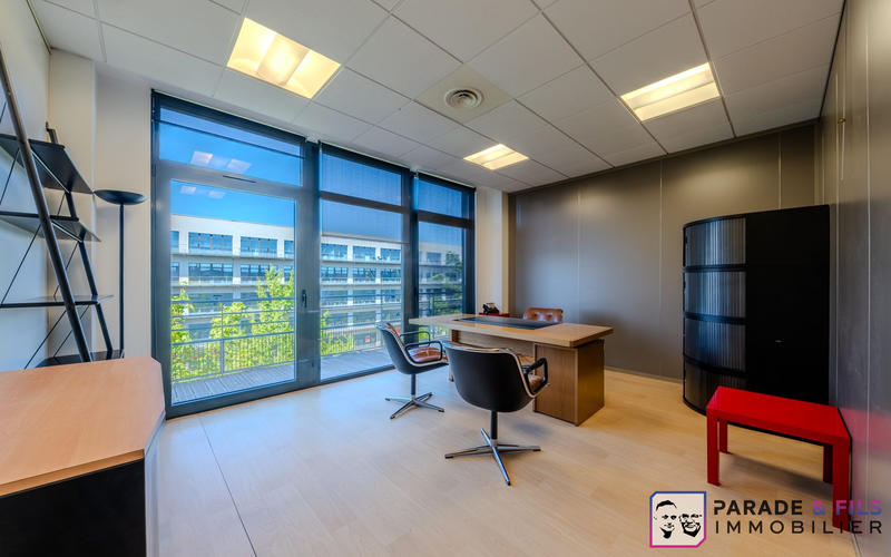Bureau - 476 m² - 17 pièces