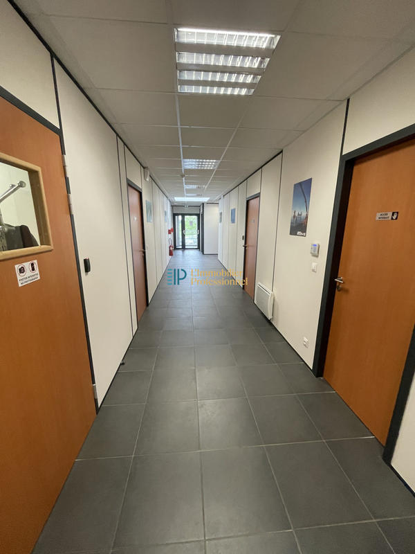 Entrepôt - 1 477 m²