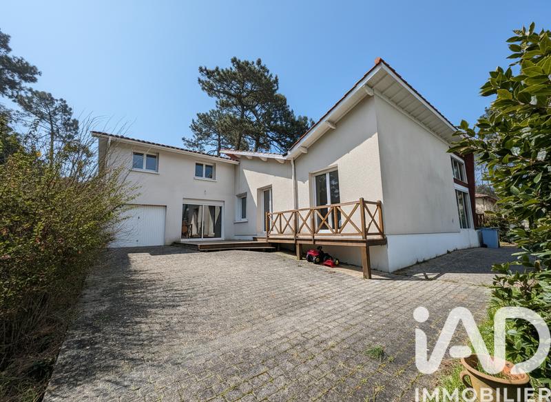 Maison - 178 m² - 8 pièces