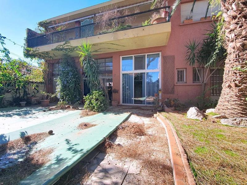 Maison - 223 m² - 9 pièces