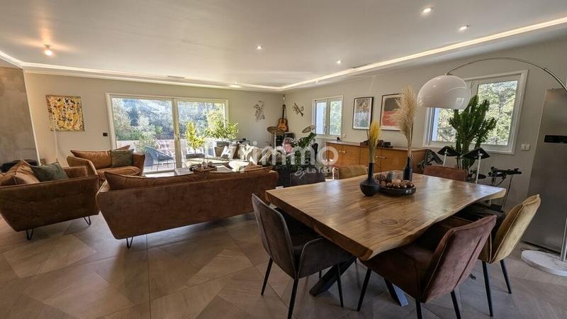 Maison - 130 m² - 5 pièces