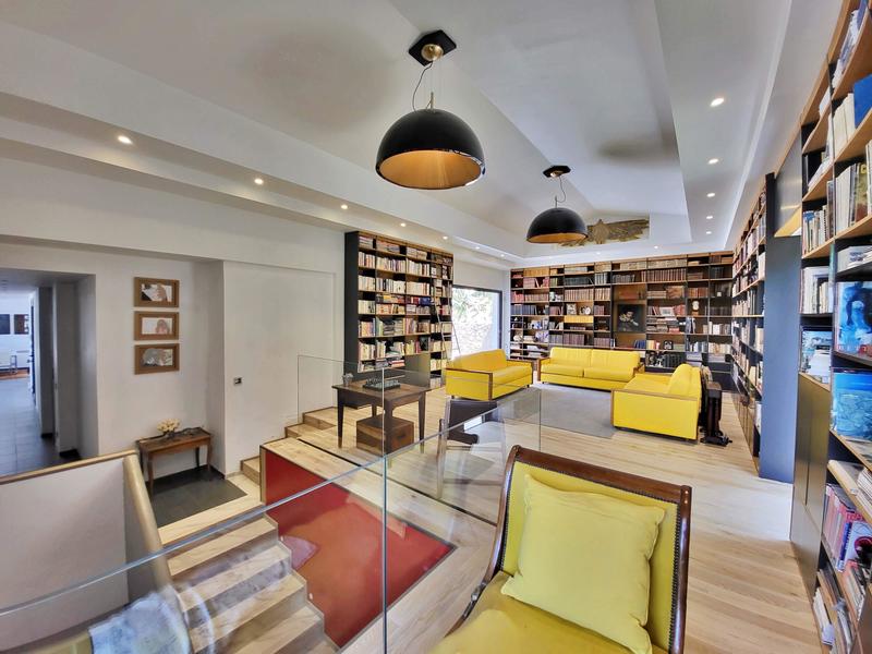 Propriété - 624 m² - 12 pièces