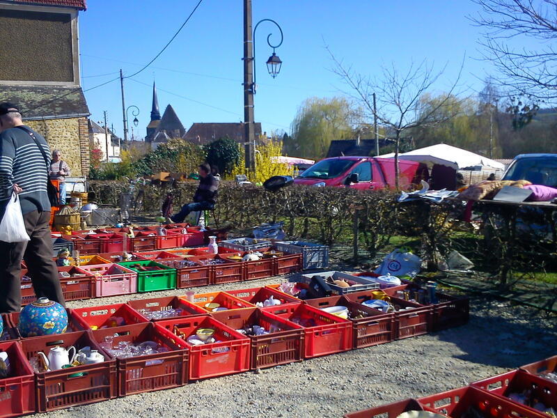 Brocante - bric à brac - artisanat