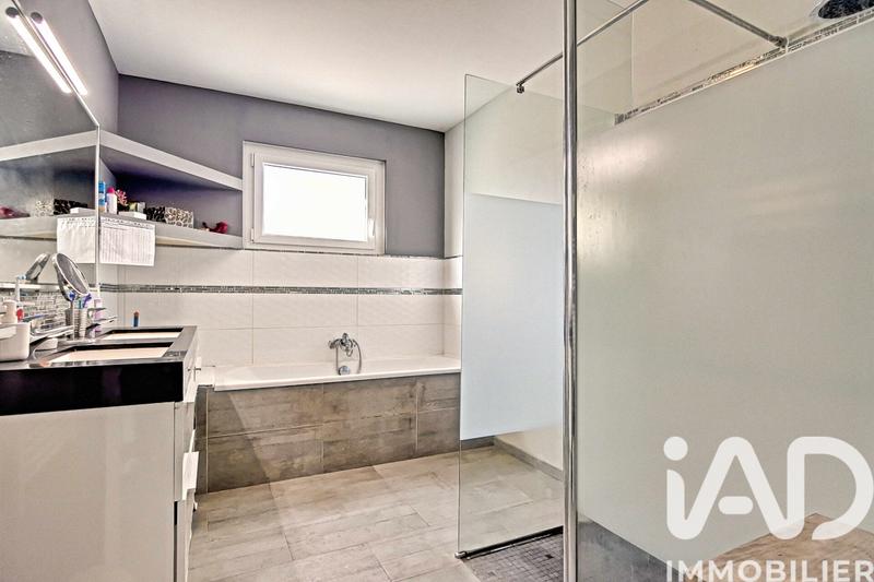 Maison - 104 m² - 4 pièces