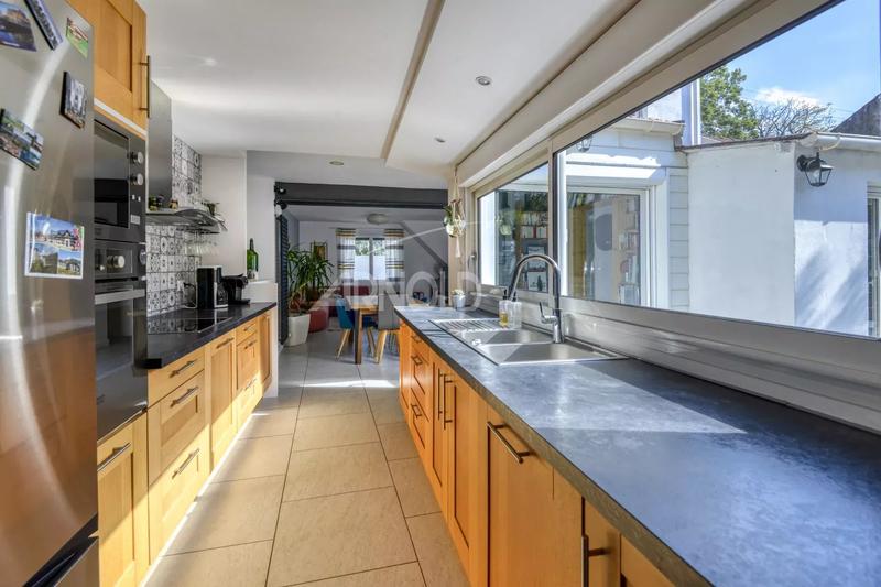 Maison - 111 m² - 6 pièces