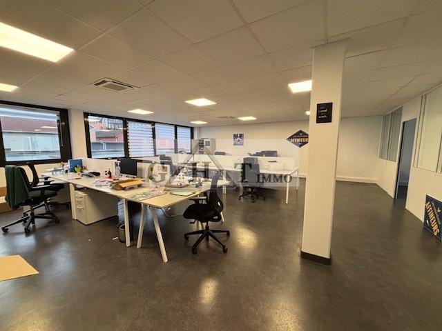Bureau - 230 m²