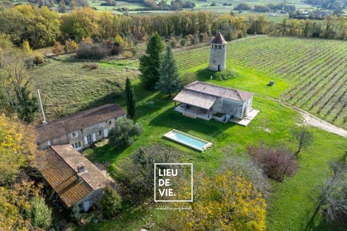 Maison ancienne - 320 m² - 10 pièces