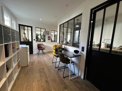 Bureau - 93 m² - 8 pièces