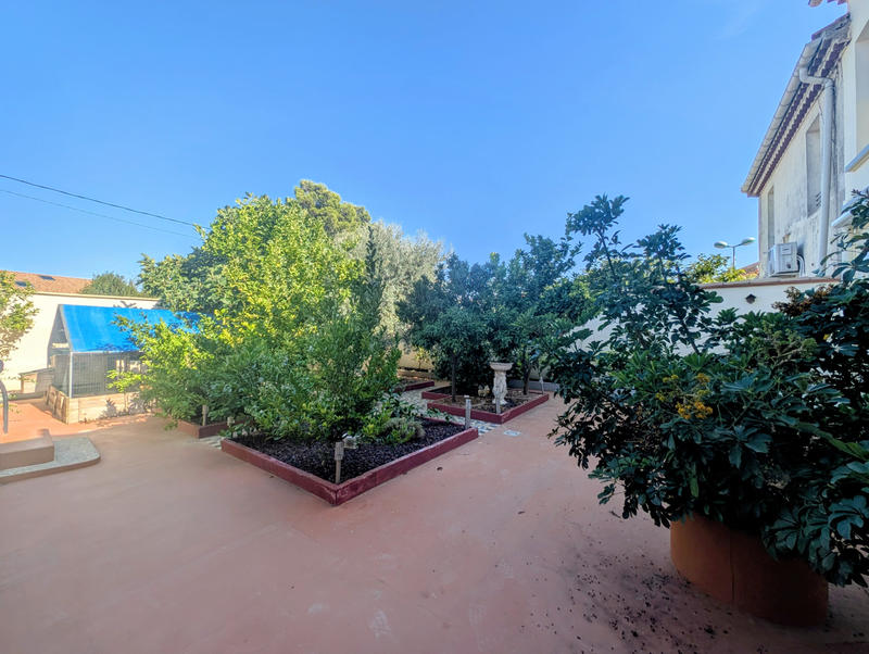 Maison - 247 m² - 9 pièces