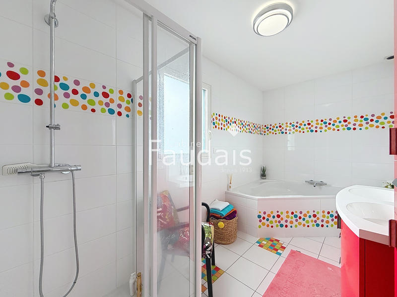 Maison - 173 m² - 7 pièces