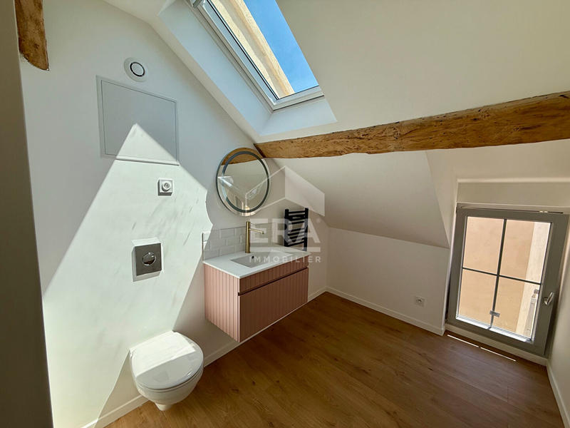 Maison - 235 m² - 7 pièces