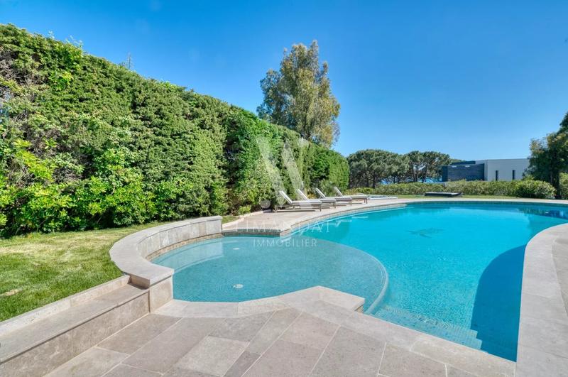 Propriété - 433 m² - 8 pièces