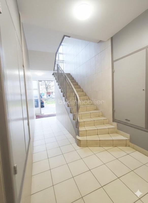 Appartement - 93 m² - 5 pièces