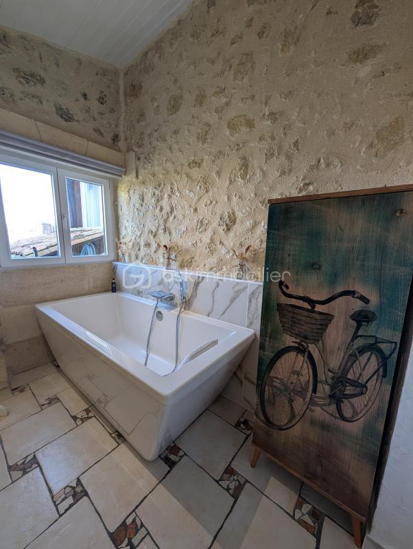 Maison en pierre - 215 m² - 7 pièces