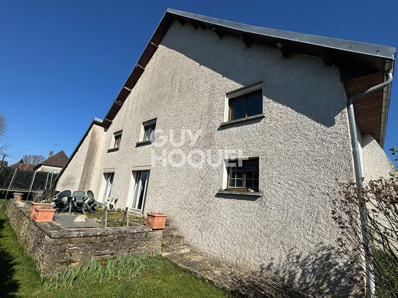 Maison - 220 m² - 5 pièces