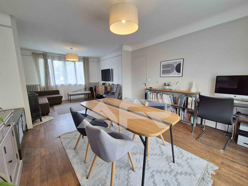 Maison - 100 m² - 5 pièces