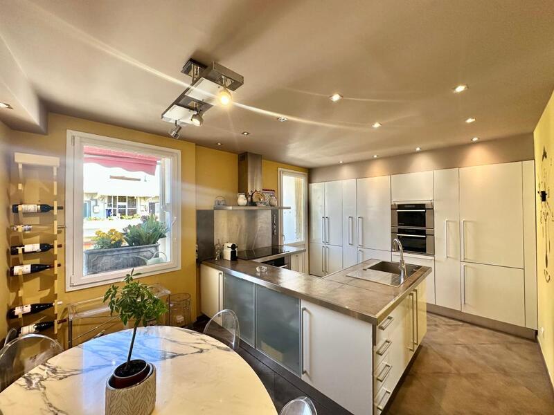 Appartement - 122 m² - 3 pièces