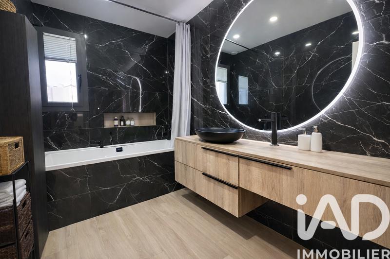 Maison - 140 m² - 5 pièces