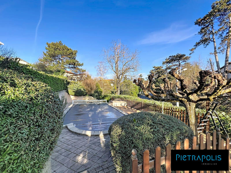 Maison traditionnelle - 165 m² - 8 pièces