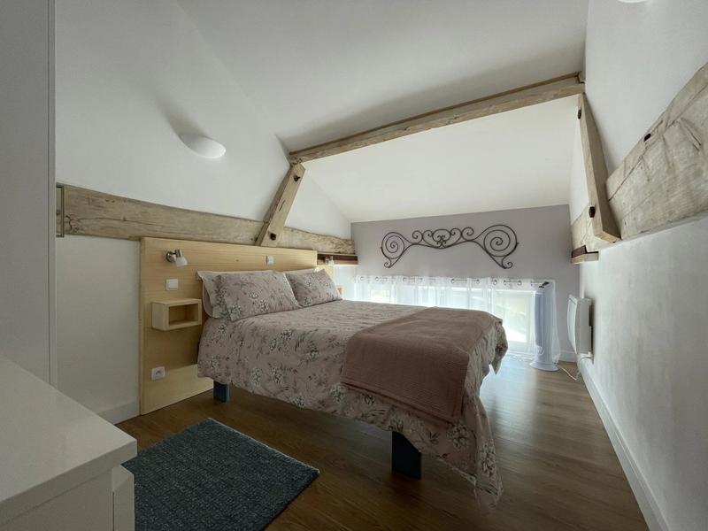 Maison - 201 m² - 9 pièces