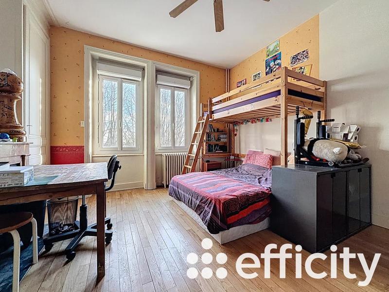 Maison - 184 m² - 6 pièces