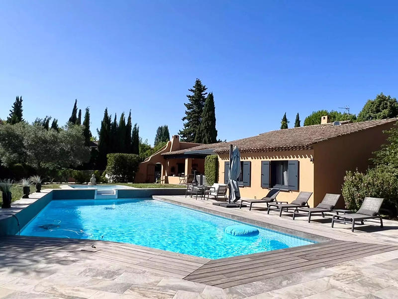 Maison - 203 m² - 5 pièces