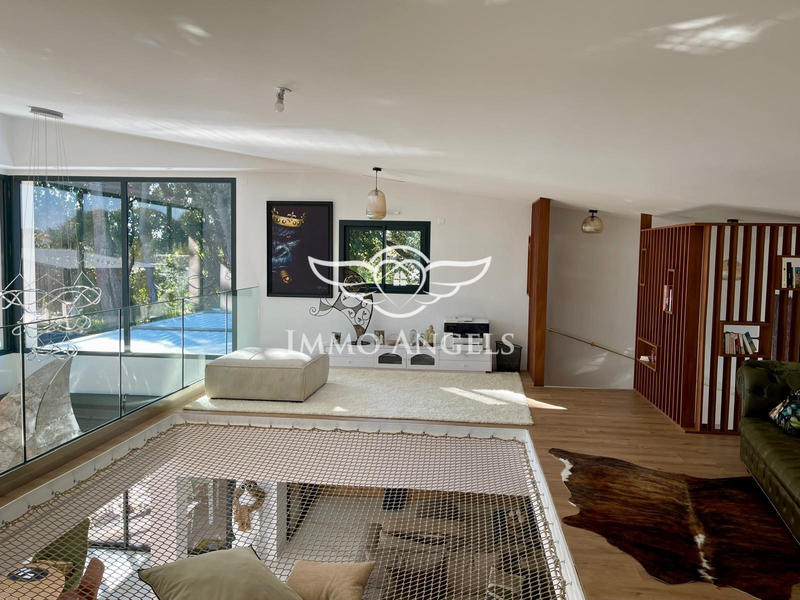 Villa - 207 m² - 5 pièces