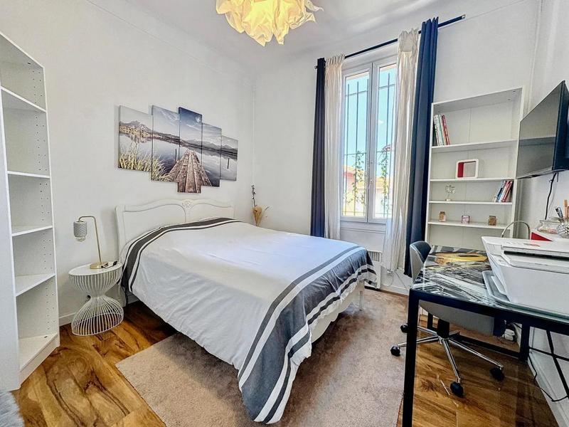 Villa - 230 m² - 10 pièces