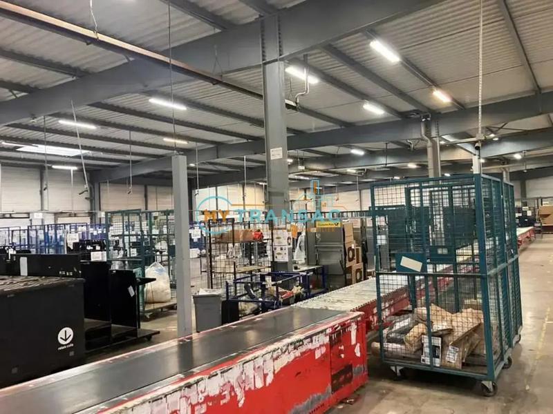 Local d'activité / Entrepôt - 2 800 m²