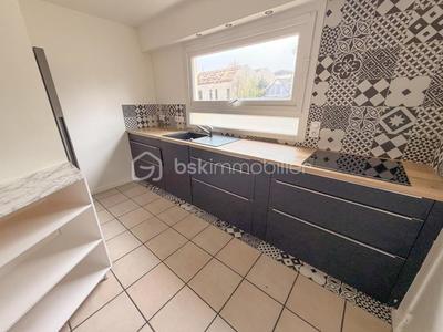 Appartement - 81 m² - 3 pièces