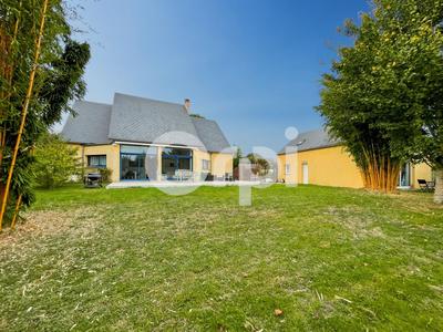 Maison - 260 m² - 9 pièces