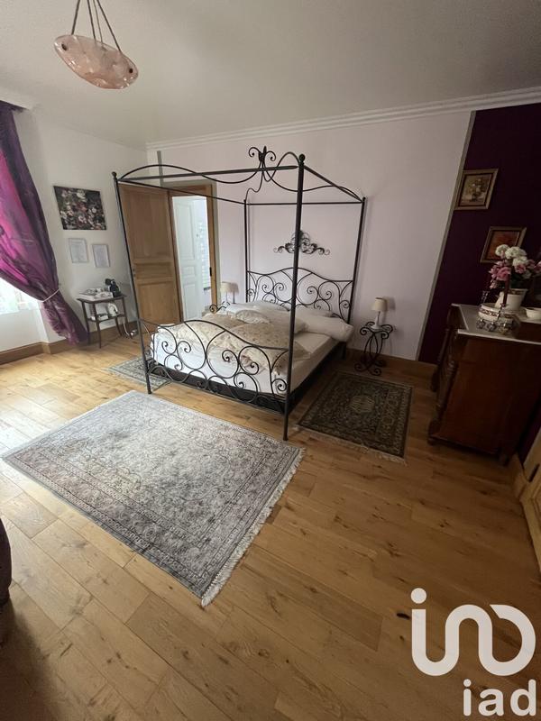 Maison - 729 m² - 23 pièces